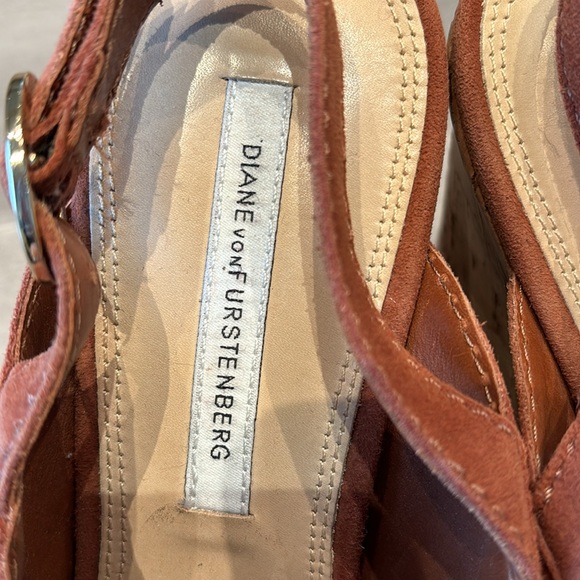 DVF size 8.5 tan suede wedge sandales - Picture 2 of 7
